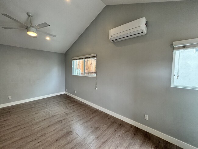 Building Photo - 325 N La Fayette Park Pl