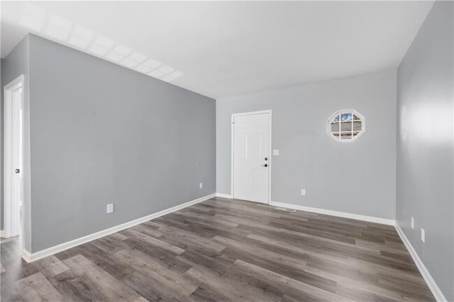 Building Photo - 501 Pine Park St