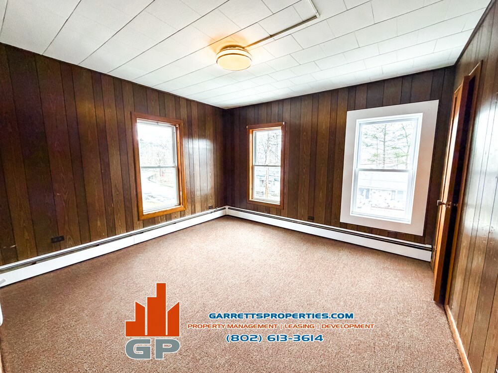 Building Photo - 36 Circle St