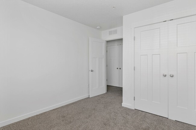 Building Photo - 3710 N Centrepoint Way