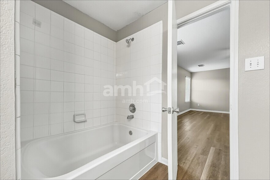 Building Photo - 16311 Hayesford Ln