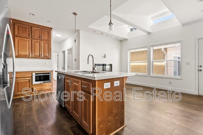 Building Photo - 144 Larkwood Cir