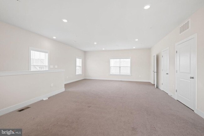 Building Photo - 143 Rubens Dr