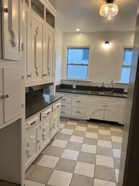 Building Photo - 926 S Curson Ave