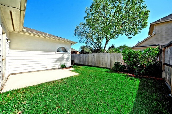 Building Photo - 1611 Winston Homestead Dr
