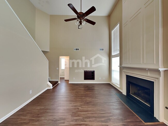 Building Photo - 1542 Cardinal Ln