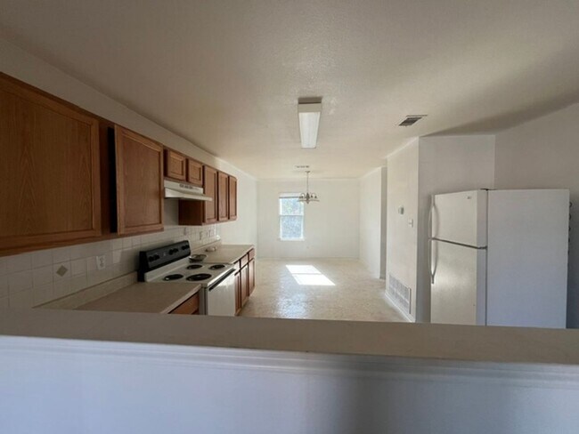 Building Photo - 414 Brittney Way