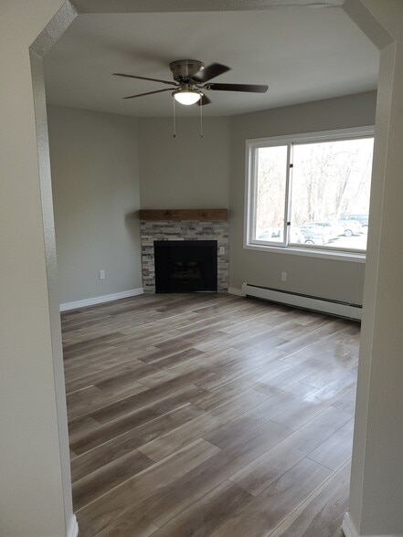 Building Photo - 625 E 22nd Ave