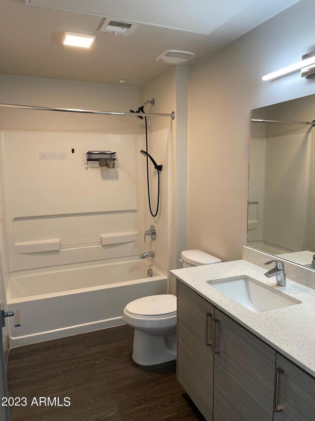 Building Photo - 425 W Osborn Rd