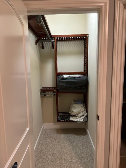 Building Photo - 441 Willow Glen Ct