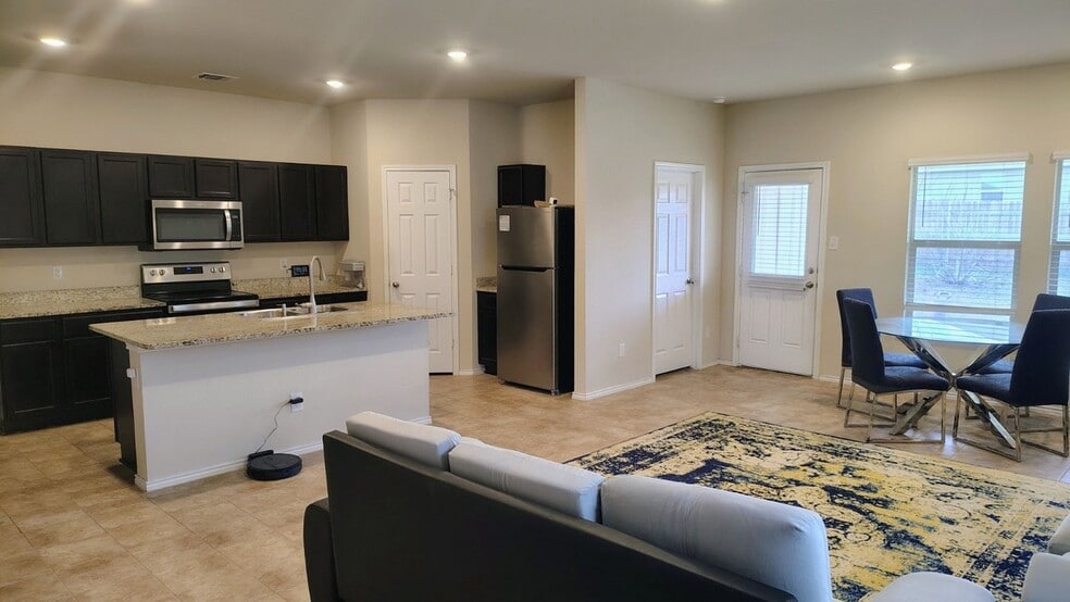 Building Photo - 9609 Falme Ln