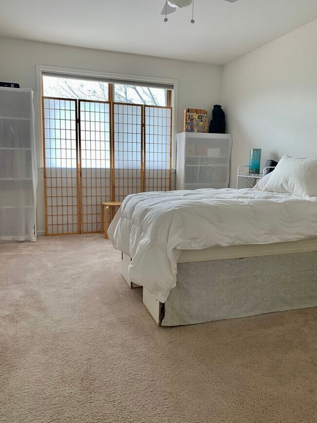 Building Photo - Gorgeous Gunbarrel Home on Cul-de-Sac!