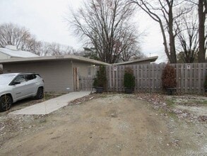 Building Photo - 35600 Union Lake Rd