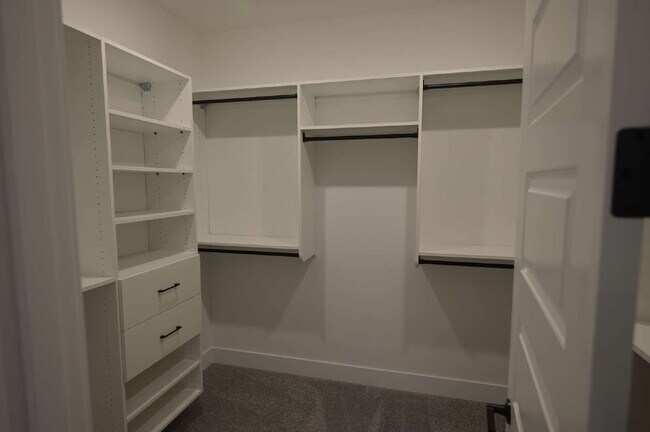 Building Photo - Beautiful New Home in Rolling Hills – Built in 2025