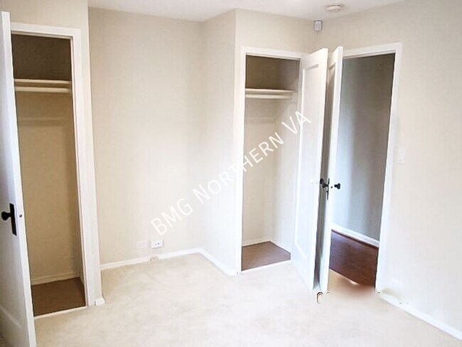 Building Photo - 3553 Martha Custis Dr