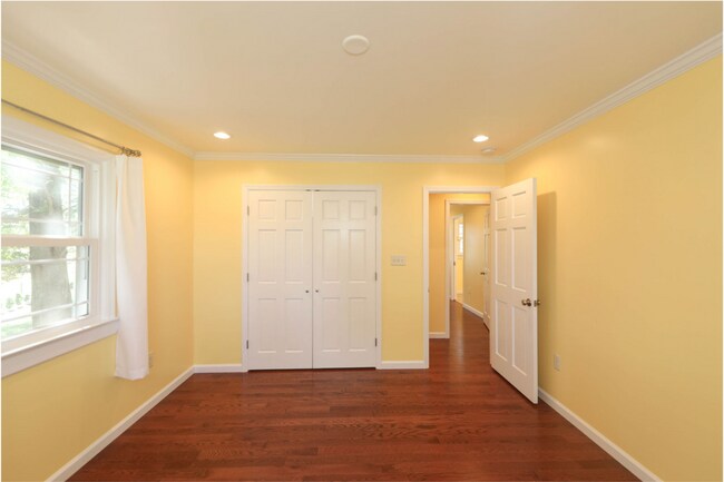 Building Photo - 20 Buckland Dr