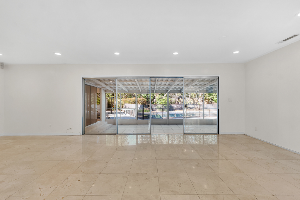 Building Photo - 4615 Arriba Dr