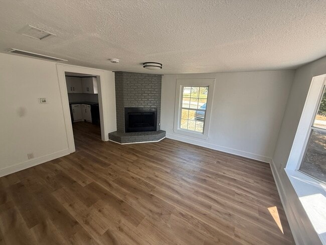 Building Photo - 1301 S Scullin Ave