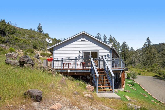 Building Photo - 323 Bodmer Ln