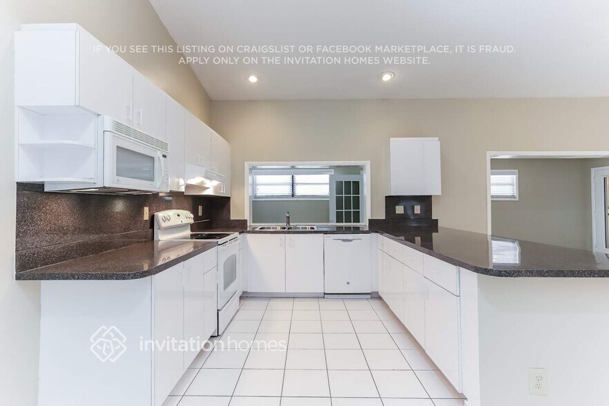 Building Photo - 9575 NW 25th Ct