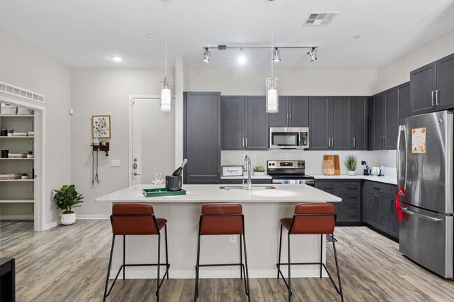 Building Photo - Axis Camelback