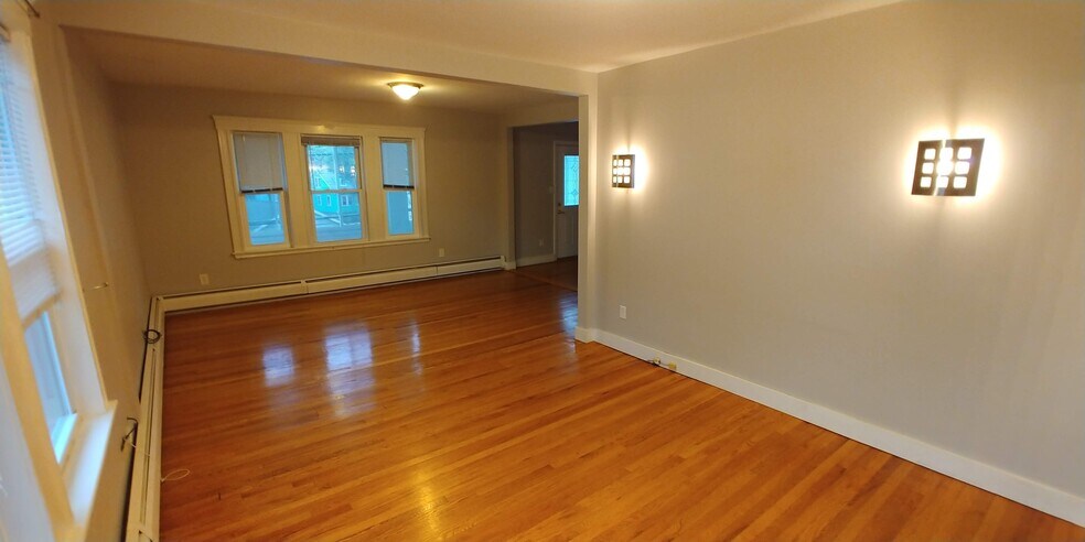 Building Photo - 416 Baker St