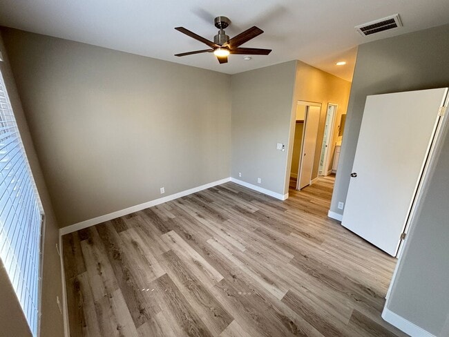 Building Photo - Beautifully updated 2Bed/2Bath single-story home w/ 2-car garage in the desirable Northwest Las V...