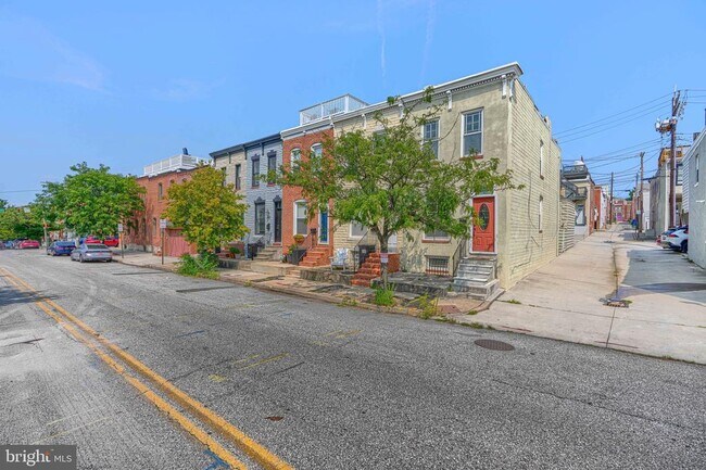 Building Photo - 609 East St