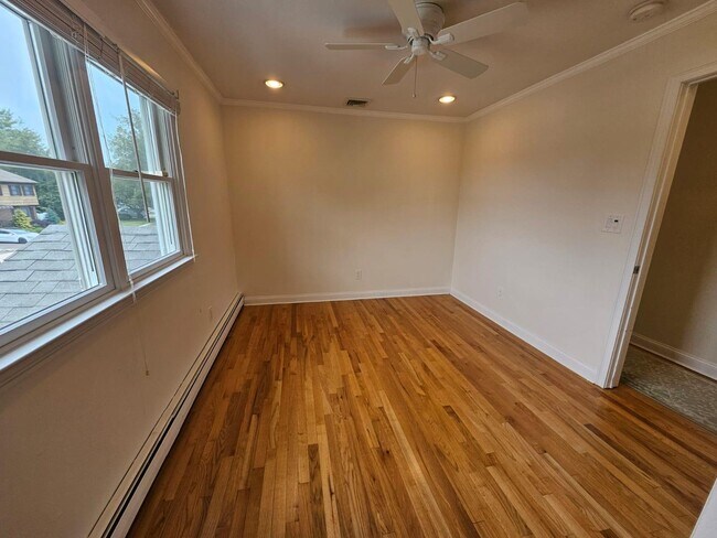 Building Photo - 16 Hollyberry Rd