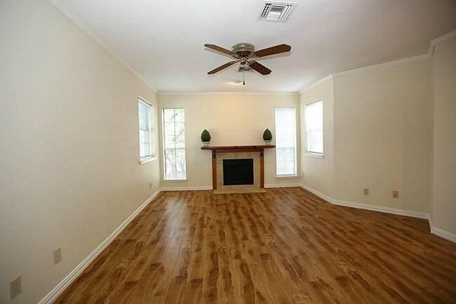 Building Photo - 2602 W Holcombe Blvd
