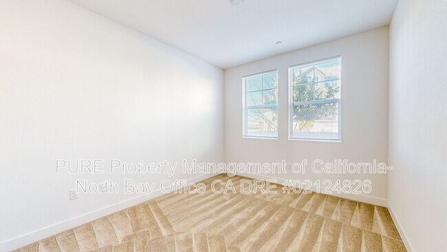 Building Photo - 221 Gambrel Cir