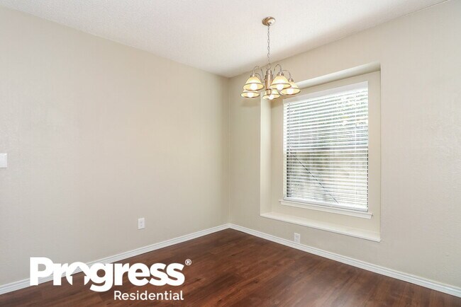 Building Photo - 6516 Highview Terrace