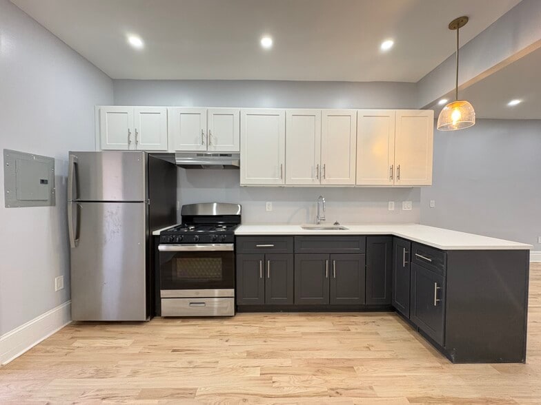 Building Photo - 76A Bostwick Ave