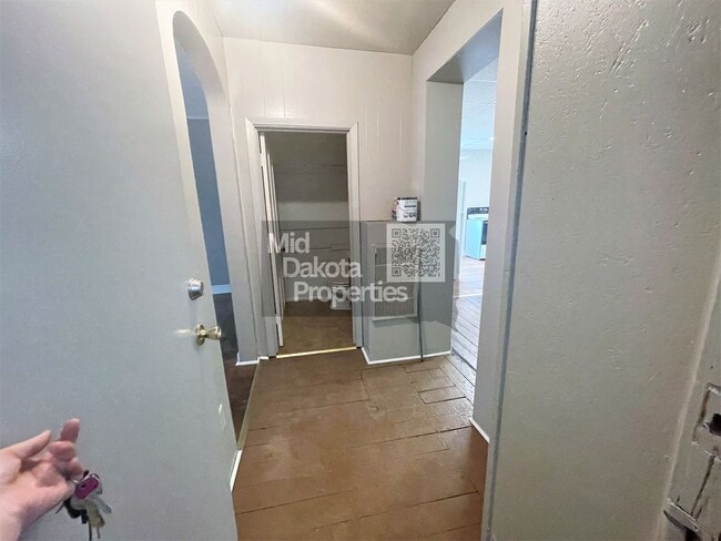 Building Photo - 420 E 6th Ave