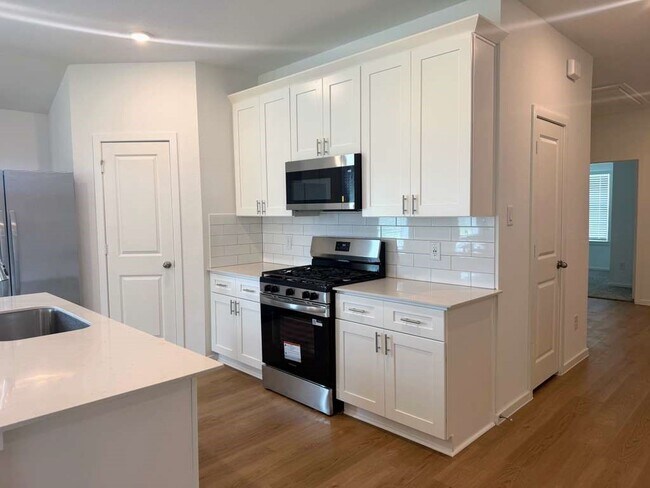 Building Photo - 9042 Shady Cabana Wy
