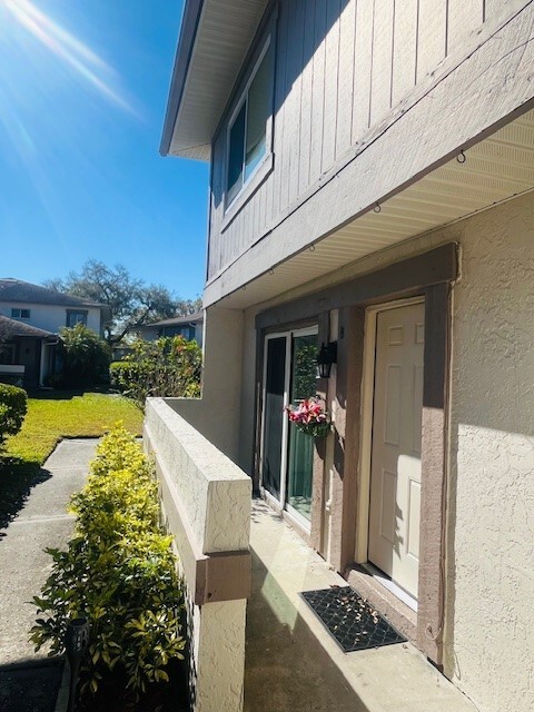 Building Photo - 1849 Bough Ave