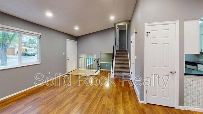 Building Photo - 4817 Ridenour Dr