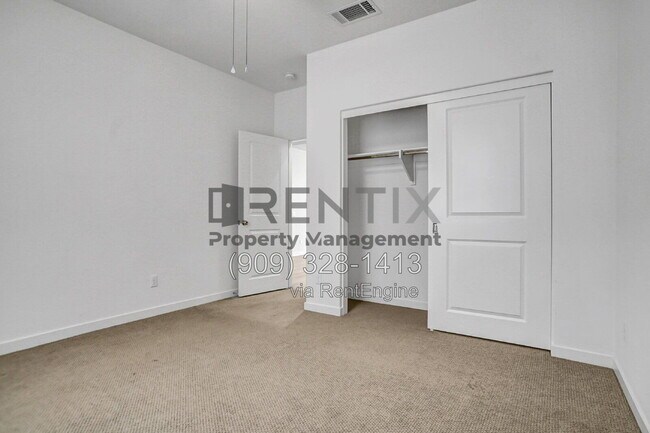 Building Photo - 18116 Hedgerow Way