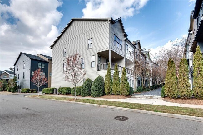 Building Photo - 768 Aerial Way