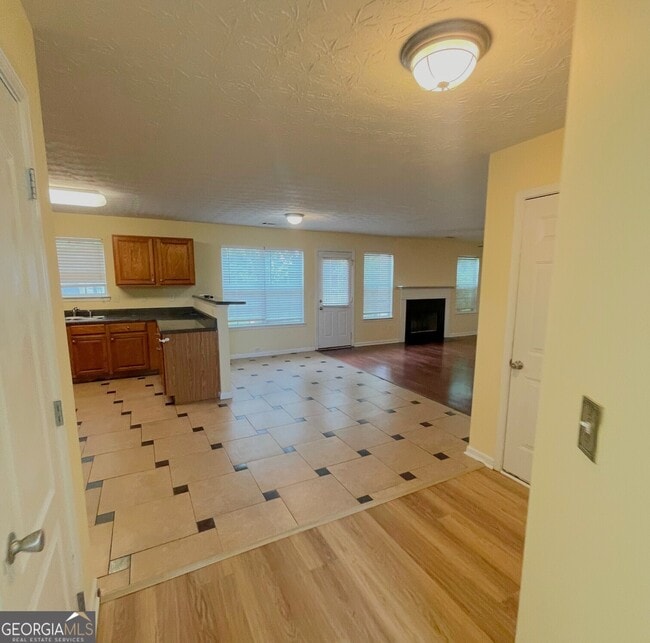 Building Photo - 3875 Hadley Rd