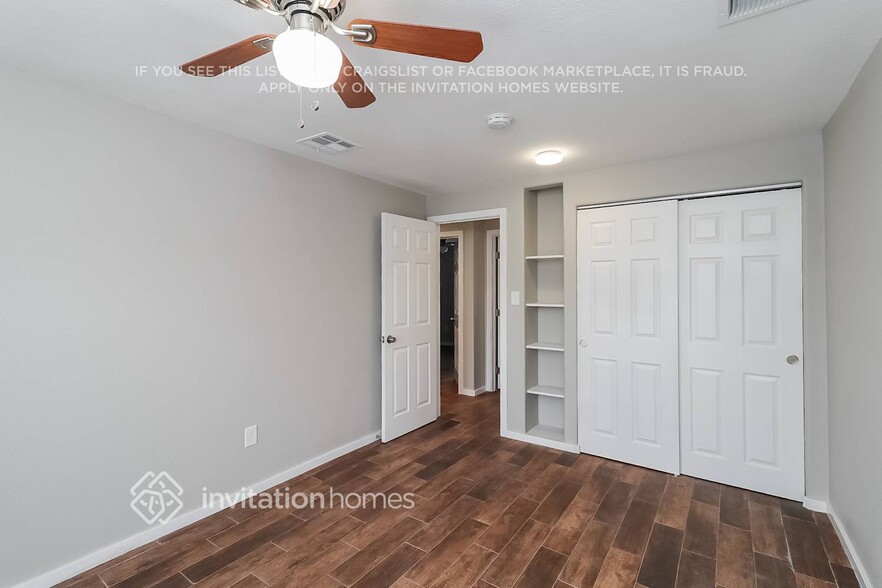 Building Photo - 3635 E Emile Zola Ave