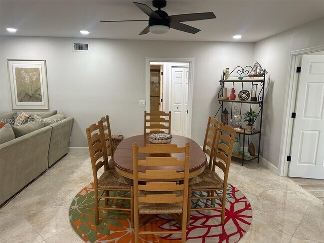 Building Photo - 4161 S US Hwy 1