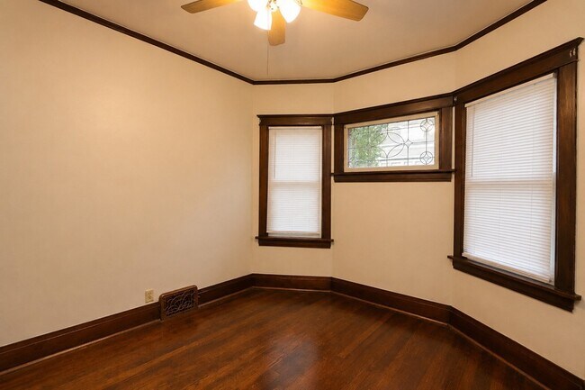 Building Photo - 416 W Jackson St