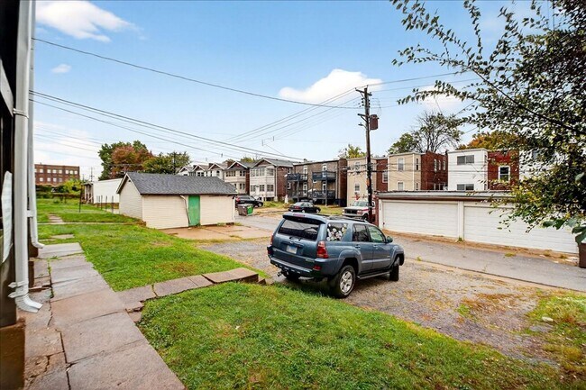 Building Photo - Sh'Cuuute!