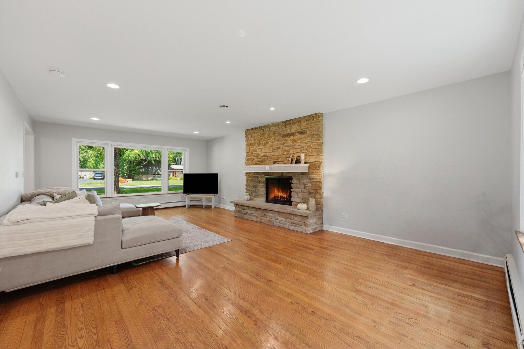Building Photo - 317 E Forest Ln