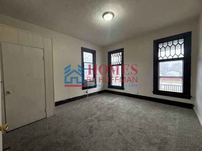 Building Photo - Three Bedroom House | Now Available