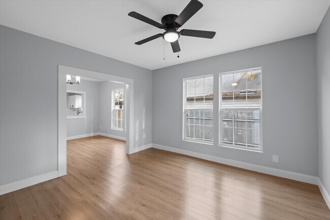 Building Photo - 2111 Herring Ave