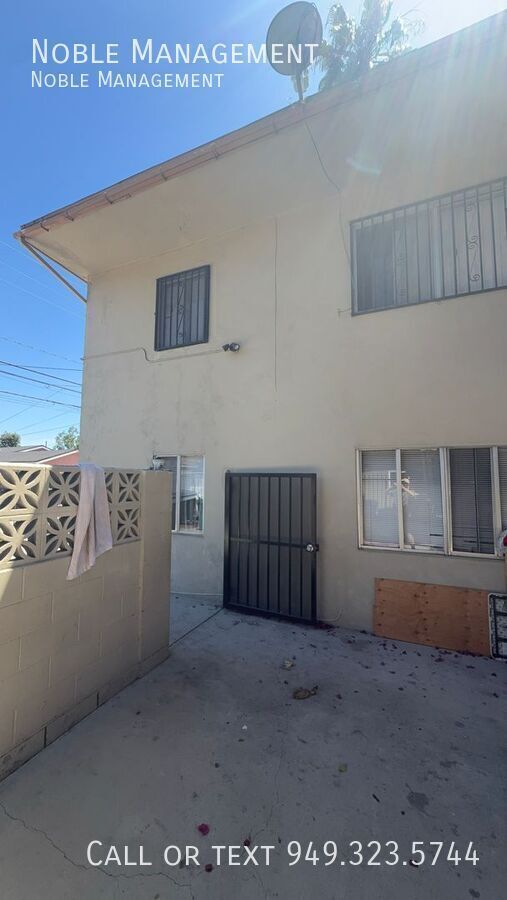 Building Photo - 3348 Santa Fe Ave