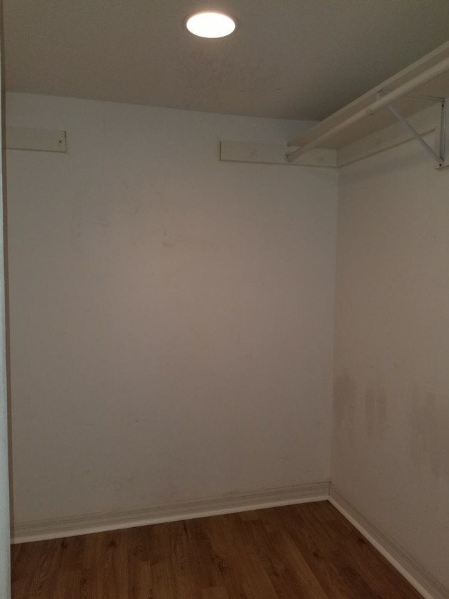 Building Photo - For Rent downtown Clearwater