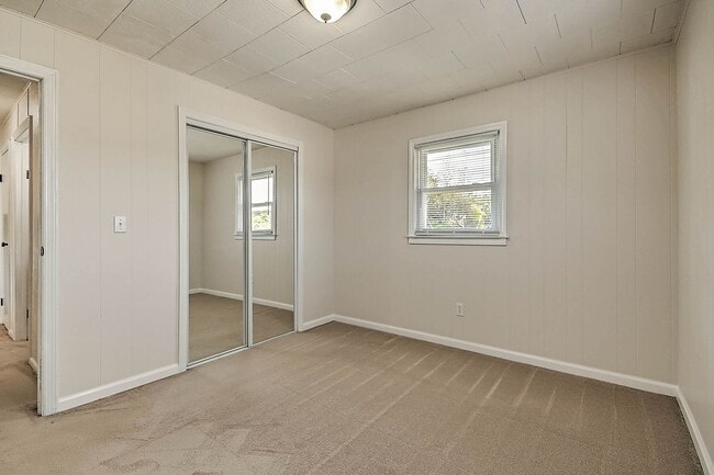 Building Photo - 135 Hixon Cir